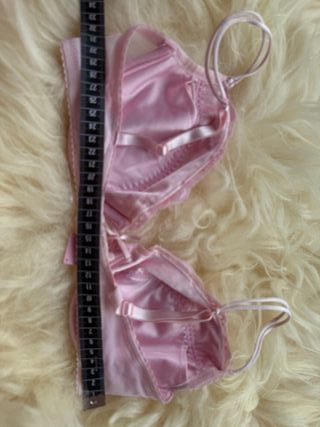 conjunto de lenceria encaje sujetador y tanga rosa