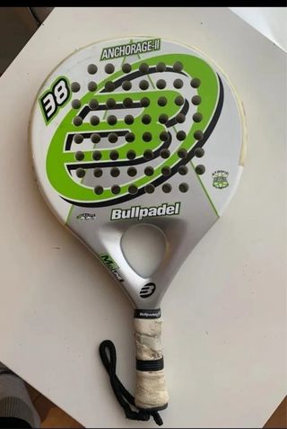 Pala Bullpadel Y Pala Artengo Con Raquetero 
