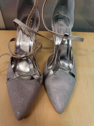 Tacones plateados 