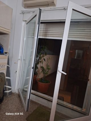 Puertas exterior aluminio blanco