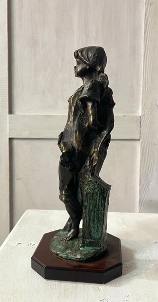 FIGURA DE RESINA ANTIGUA