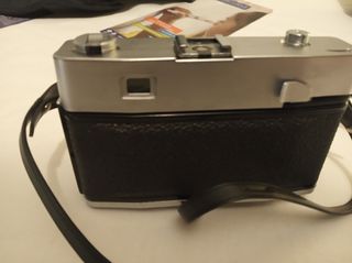 Dos cámaras vintage más portacámaras