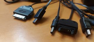 Cargador USB multiconexion KTEC