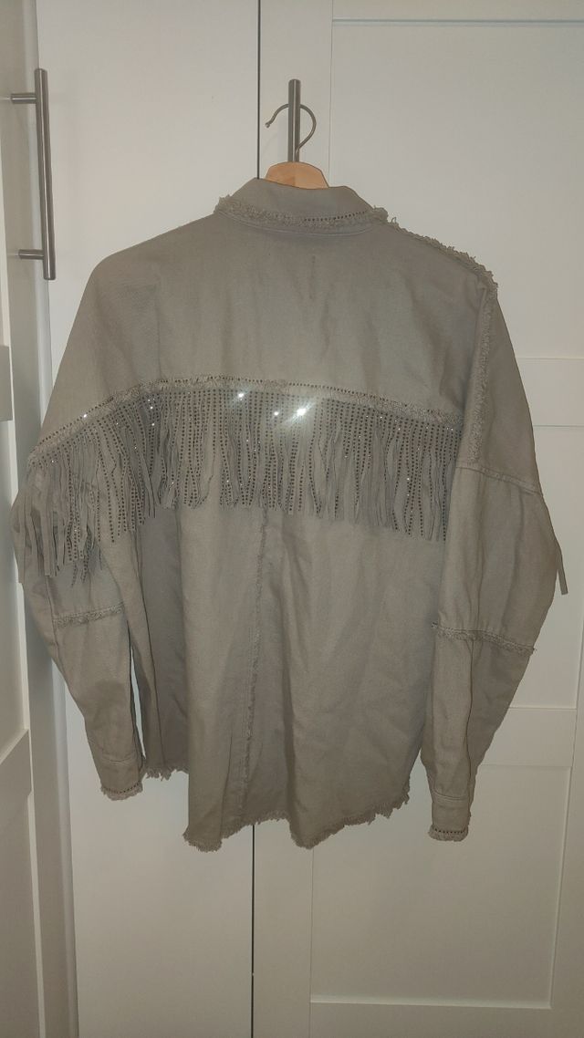 Chaqueta flecos ZARA