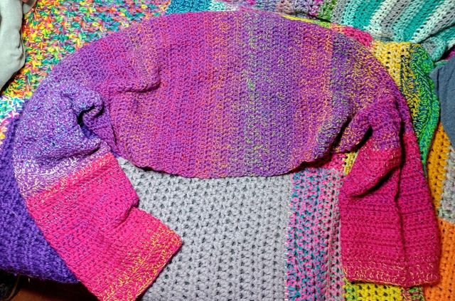 Scialle con maniche lunghe