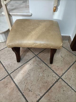 Poggia piedi in legno 