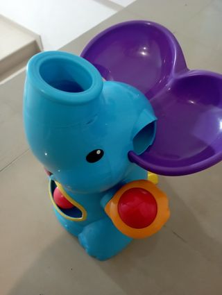 Elefante lanzabolas Fisher price
