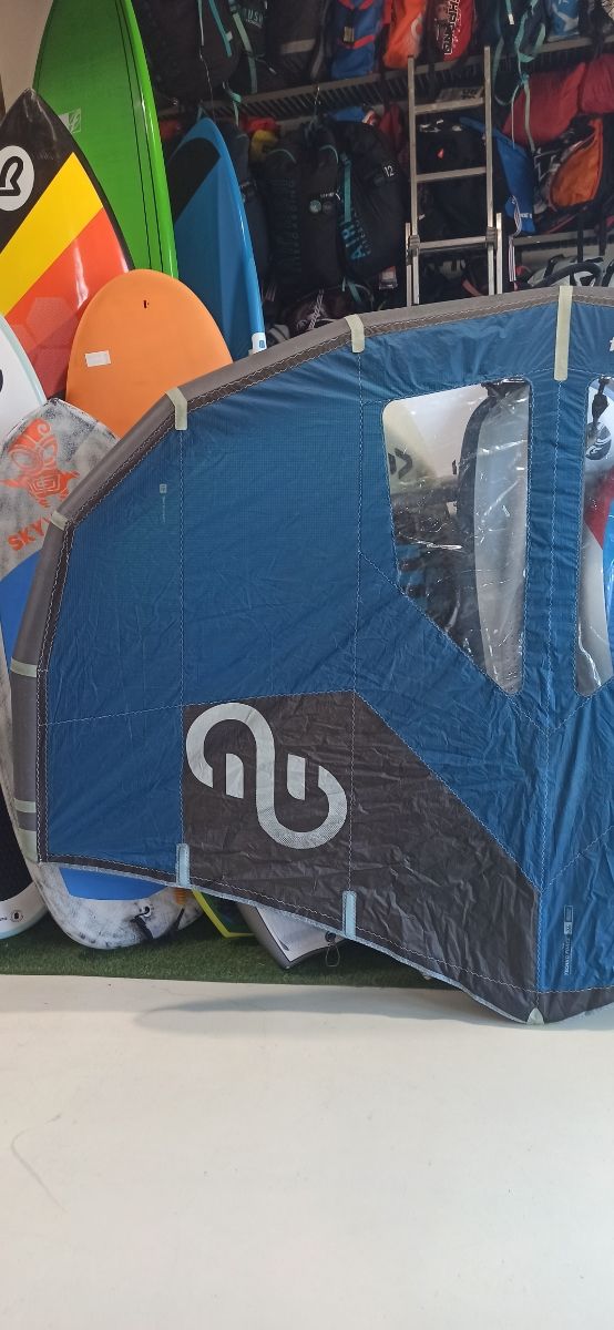 Wing Eleveight WFS 4.0 con botavara