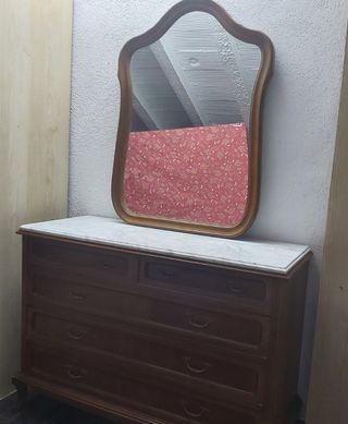 Cómoda antigua + espejo