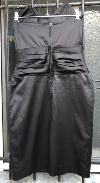 Vestido negro palabra honor