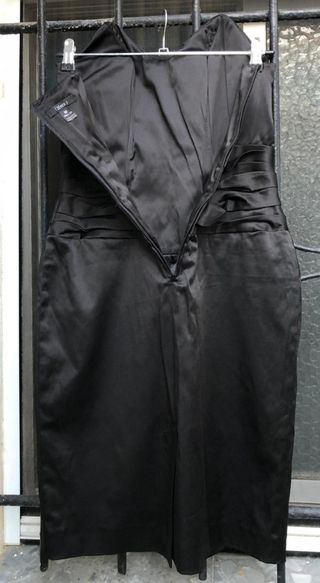 Vestido negro palabra honor