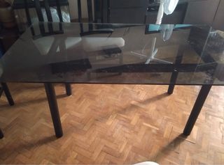 Mesa de cristal negra y 6 sillas