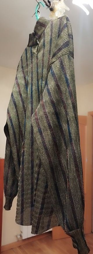 Blusa dorada manga larga