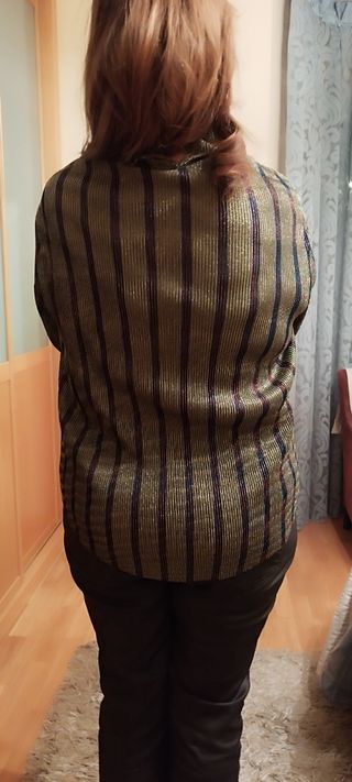 Blusa dorada manga larga