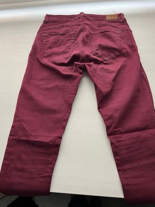 Pantalón de niña granate