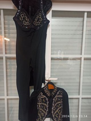 Bonita chaqueta y mono.