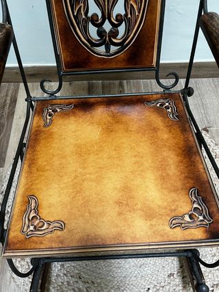 Mecedora de hierro forjado y madera