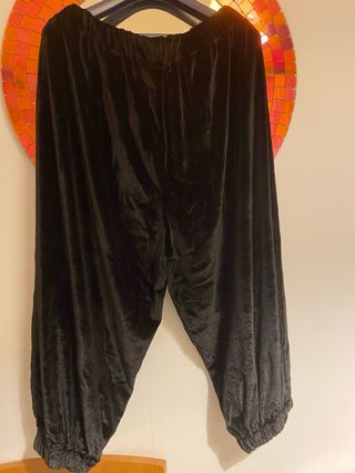 Capa y pantalones de tuno