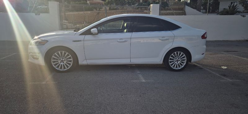 Ford Mondeo 2013 - foto 1