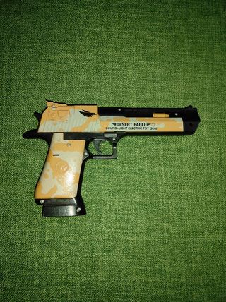Pistola de Juguete DESERT EAGLE con luz y sonido