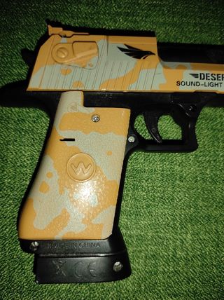 Pistola de Juguete DESERT EAGLE con luz y sonido