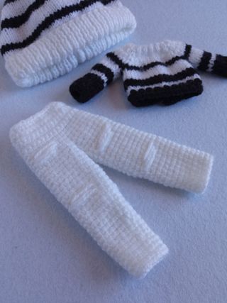 Gorro, jersey y pantalón blanco y negro - Blythe