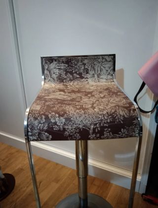 Baúl antiguo de madera y metal