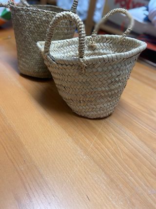 Lote de dos cestas de mimbre