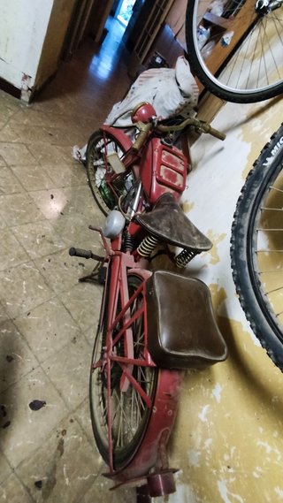 Moto guzzi 65cc antigua. Matriculada, con papeles