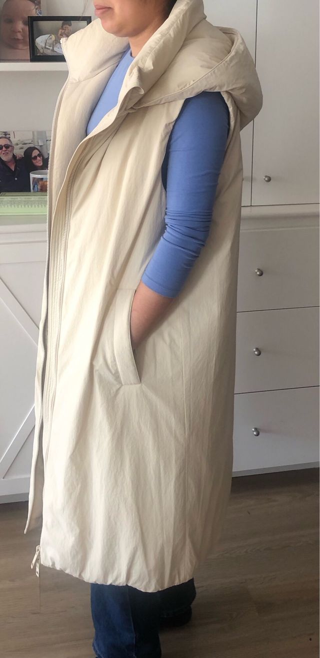 Chaleco/ plumòn de Massimo Duti color blanco crudo