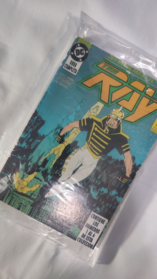 CÓMIC VINTAGE "THE RAY" DC COMICS ⚡