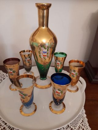 Bicchieri e caraffa vintage