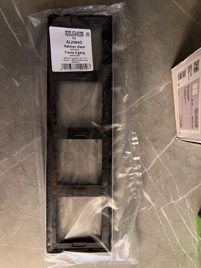 Marco Jung LS 990 Dark cuadruple Aluminio lacado