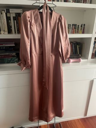 Vestido largo de raso