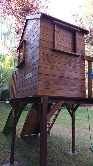 PARQUE INFANTIL CON TIROLINA