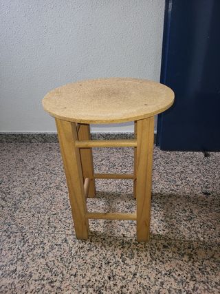 Mesa camilla pequeña.