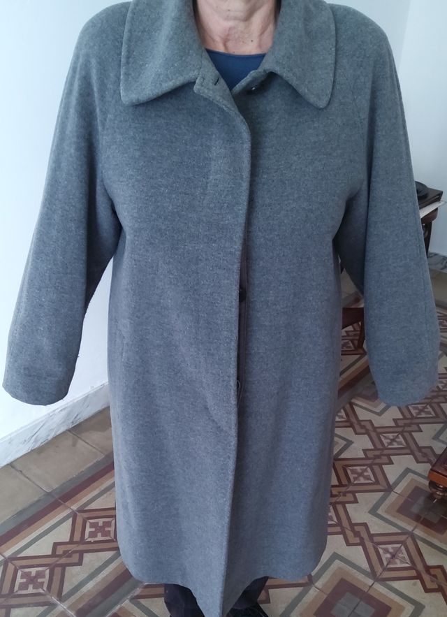 Cappotto grigio con pelliccia