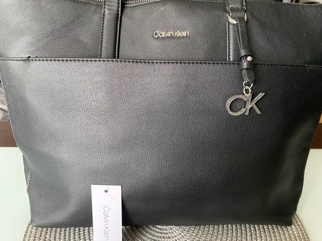 Bolso negro Calvin Klein!!!