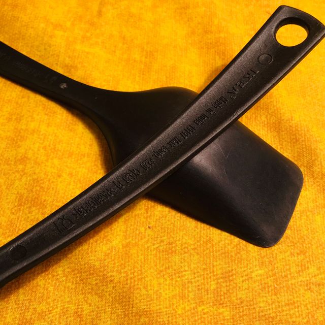 mestolo con pinza da cucina