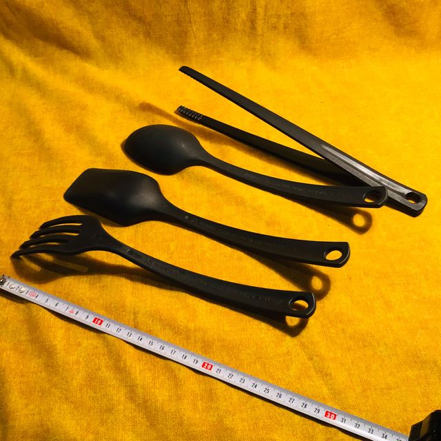 mestolo con pinza da cucina