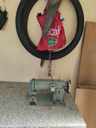 Maquina de coser alfa