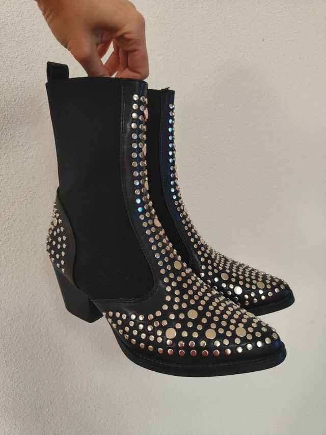 Botines cowboy tachas
