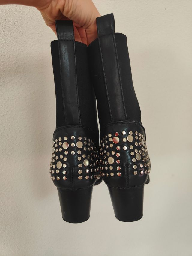 Botines cowboy tachas