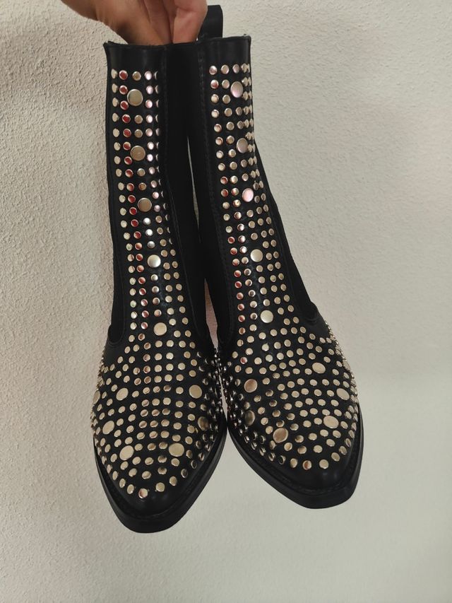 Botines cowboy tachas