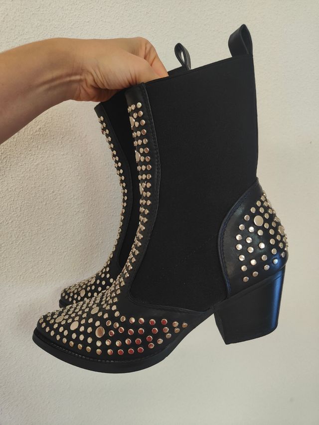 Botines cowboy tachas