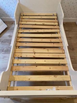 Cama extensible con  colchón y somier Ikea