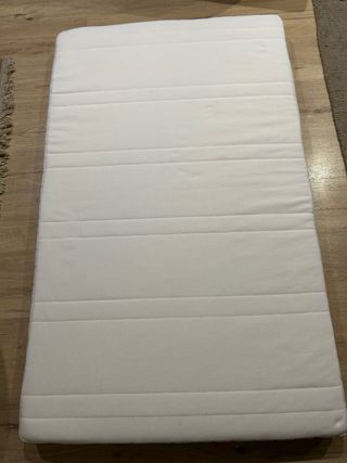 Cama extensible con  colchón y somier Ikea