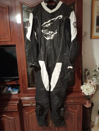 Mono entero moto cuero