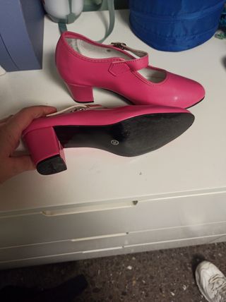 Zapatos flamenco o fallera