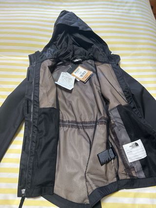 Cortavientos North Face